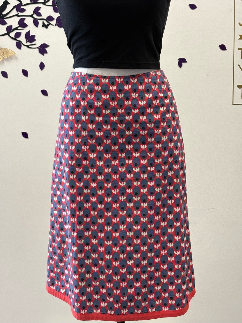 Boden Red and Navy A-Line Patterned Midi Skirt Size 10L 100% Cotton - Picture 2 of 6